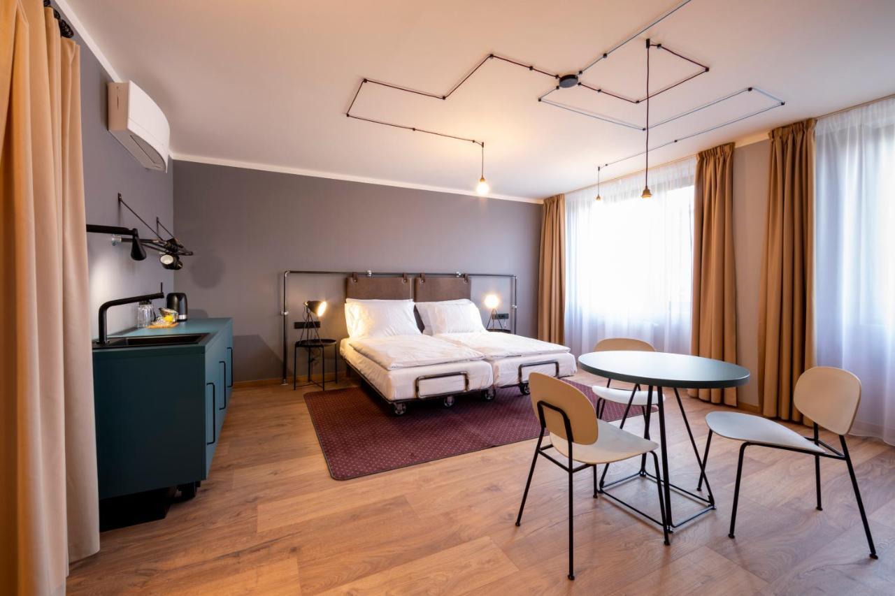 Hotel Miss Sophie'S Downtown Praga Exterior foto